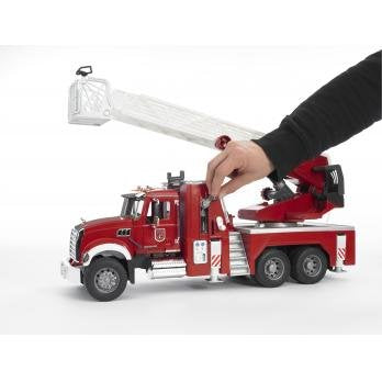 EAN 4001702028213 - BRUDER MACK Granite fire engine with water pump imagen 2