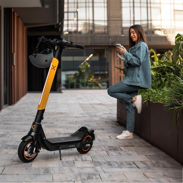 EAN 8435484071086 - Cecotec 07108 patinete eléctrico Negro, Amarillo 25 kmh 10 Ah imagen 9