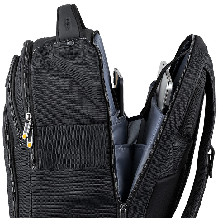 EAN 0065030880909 - StarTech.com NTBKBAG156 maletines para portátil 39,6 cm (15.6") Mochila Negro imagen 5