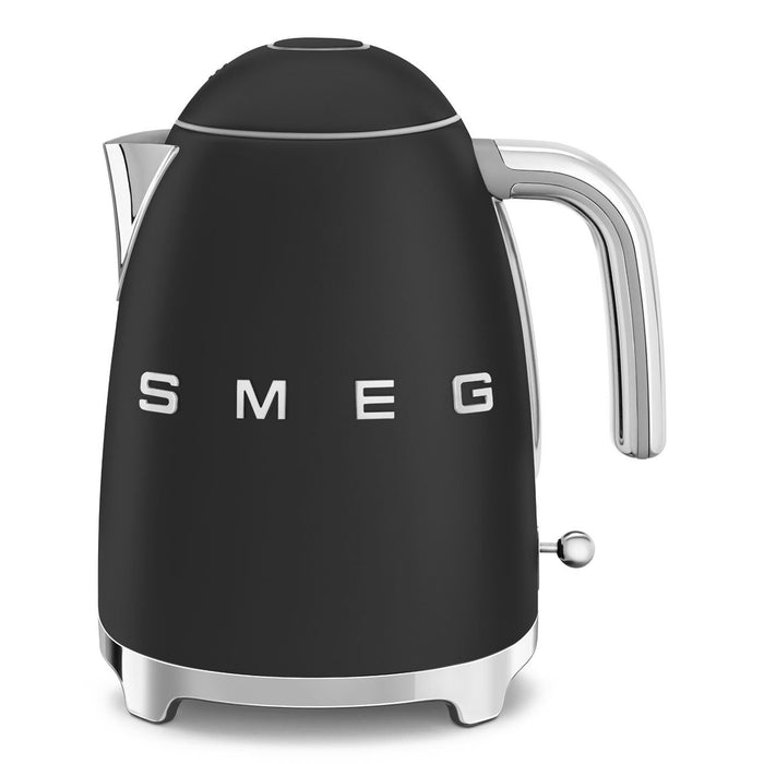 EAN 8017709290795 - Smeg KLF03BLMEU tetera eléctrica 1,7 L 2400 W Negro, Cromo imagen 1