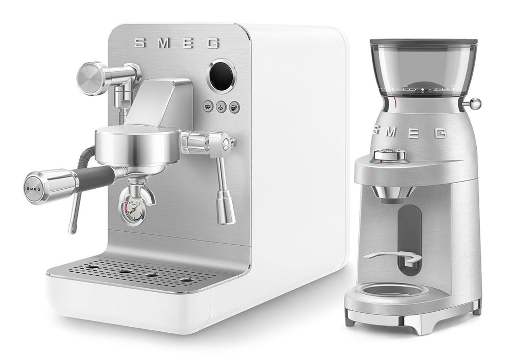 EAN 8017709347017 - Smeg EMC02WHMEU cafetera eléctrica Manual Máquina espresso 1,7 L imagen 21