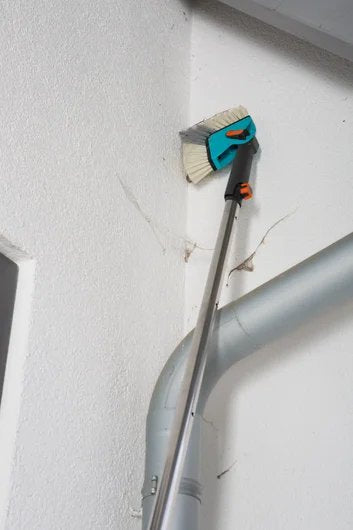 EAN 4078500033626 - Gardena 3634-20 escoba Exterior Cerda dura Plástico Negro, Azul, Naranja imagen 4