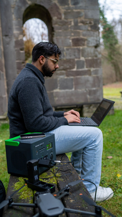 EAN 0731304736875 - APC PPS330-GR estación de energía portátil Ión de litio 531 W 3,3 kg imagen 11