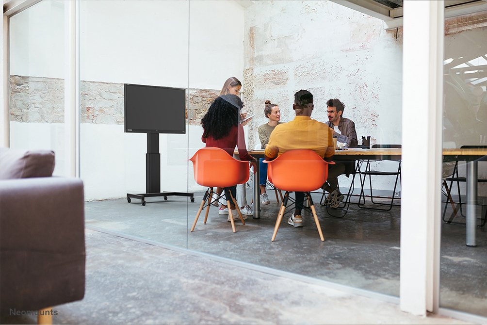 EAN 8717371445904 - Neomounts PLASMA-M2500BLACK soporte para monitor 2,54 m (100") Piso Negro imagen 8