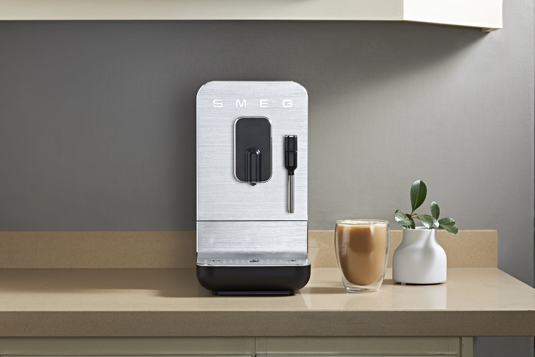 EAN 8017709334857 - Smeg BCC12BLMEU cafetera eléctrica Totalmente automática Máquina espresso 1,4 L imagen 24