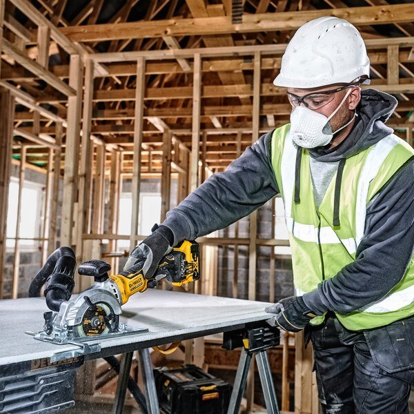 EAN 5035048723142 - DeWALT DCS571NT-XJ sierra circular portátil 11,5 cm Amarillo 4500 RPM imagen 5