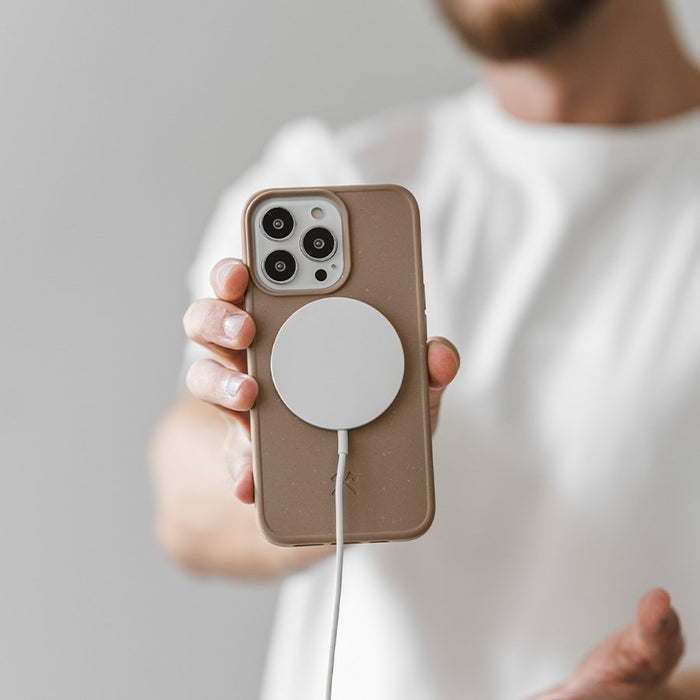 EAN 4260750593405 - Woodcessories Bio Case MagSafe funda para teléfono móvil 15,5 cm (6.12") Gris pardo imagen 4