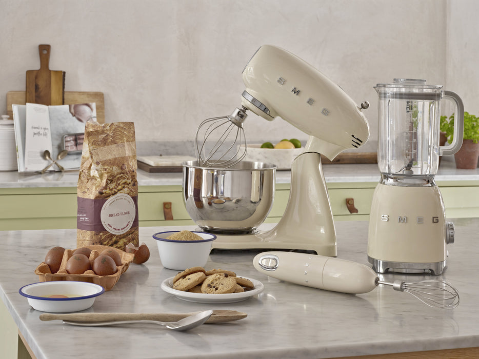 EAN 8017709269159 - Smeg SMF03CREU batidora Batidora de varillas 800 W Crema de color imagen 14