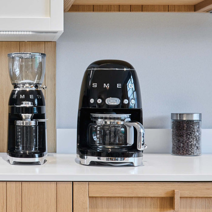 EAN 8017709280512 - Smeg DCF02BLEU cafetera eléctrica Manual Cafetera de filtro 1,4 L imagen 6