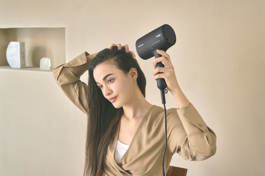 EAN 5025232945238 - Panasonic EH-NA0J secador 1600 W Negro imagen 4