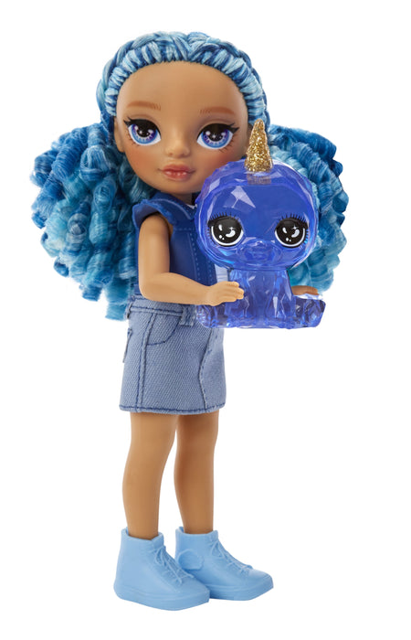 EAN 0035051531197 - Rainbow High Littles Dolls- Sapphire (Blue) imagen 4