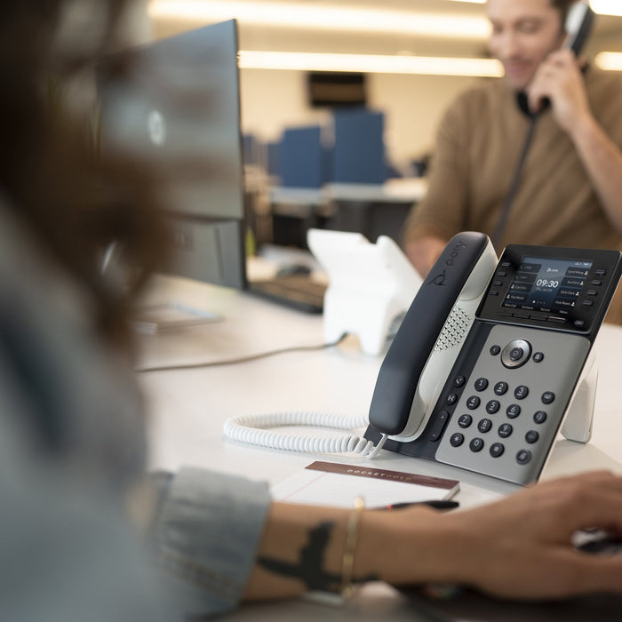 EAN 0197497341409 - Poly Edge E300 IP Phone and PoE-enabled teléfono IP Negro 8 líneas IPS imagen 3