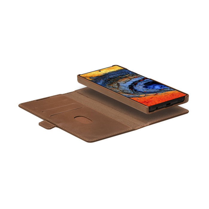 EAN 5711428064714 - dbramante1928 Lynge funda para teléfono móvil 17,3 cm (6.8") Libro Bronceado imagen 3