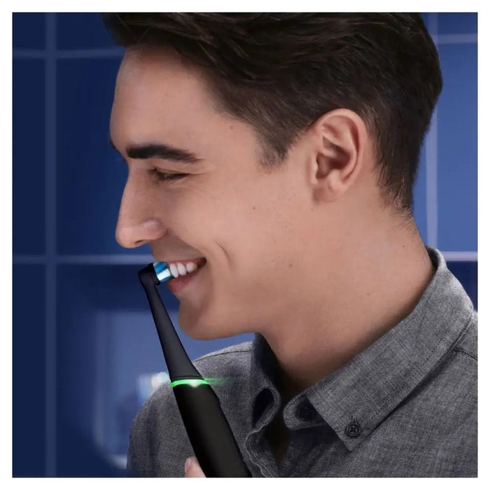 EAN 4210201445111 - Oral-B iO Series 6 Adulto Cepillo dental giratorio Negro imagen 6
