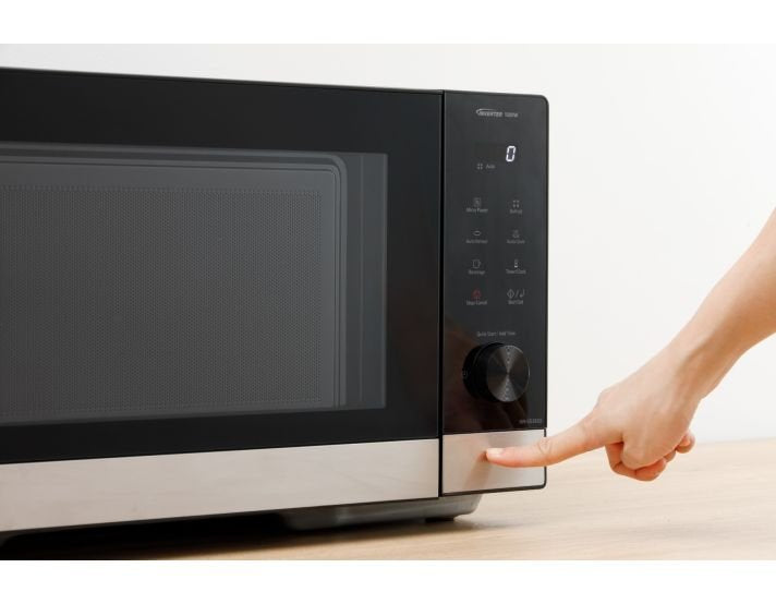 EAN 5025232969814 - Panasonic NN-SD38QSEPG microondas Negro, Acero inoxidable Solo microondas Encimera 29 L 1000 W imagen 5