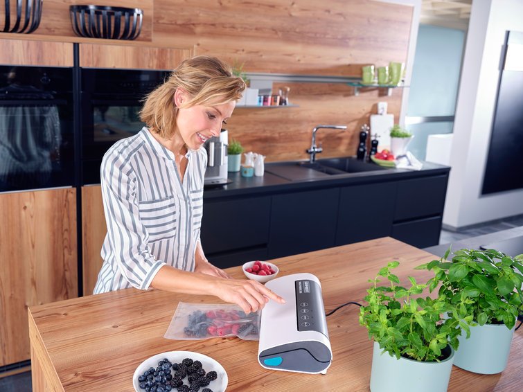 EAN 4006501032355 - Leifheit Vacu Power 300 sellador al vacío 750 mbar Negro, Turquesa, Blanco imagen 19