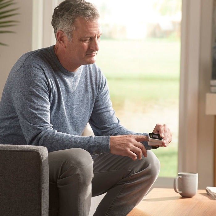 EAN 4022167081018 - Braun YK-81CEU oxímetro de pulso Negro, Acero inoxidable imagen 4