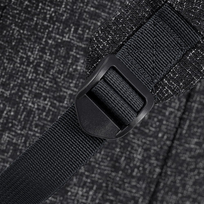 EAN 4260403578544 - Rivacase 7962 39,6 cm (15.6") Mochila Negro, Blanco imagen 10