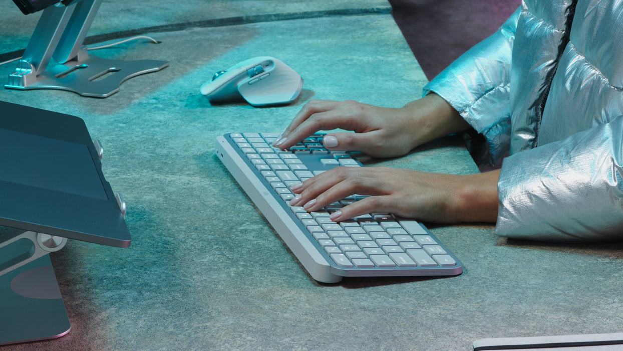 EAN 5099206112131 - Logitech 920-011578 teclado Oficina Bluetooth QWERTY Español Gris imagen 8