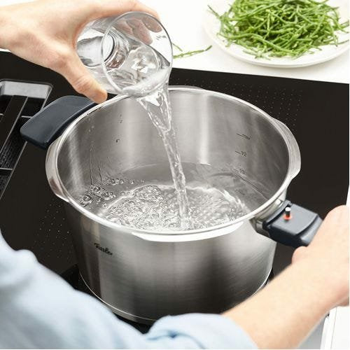 EAN 4009209379791 - Fissler Vitaquick Premium 8 L Acero inoxidable imagen 3