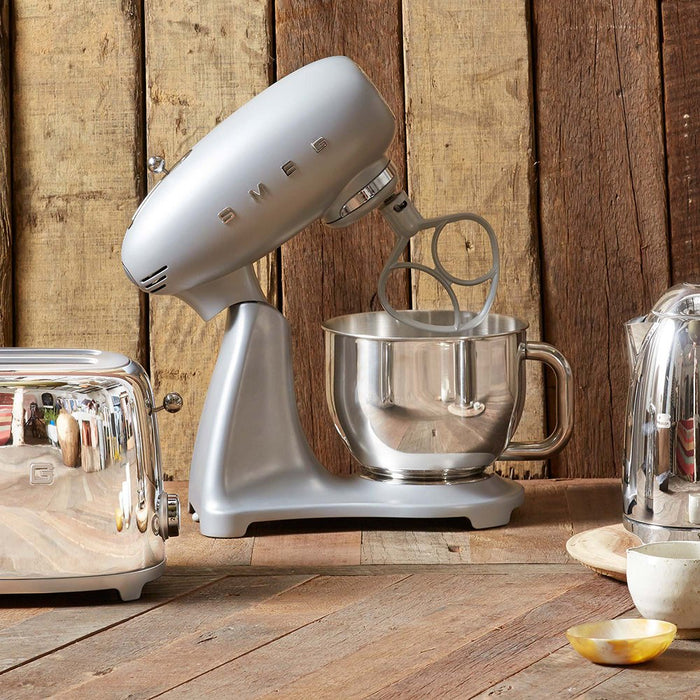 EAN 8017709269210 - Smeg SMF02SVEU batidora Batidora de varillas 800 W Plata imagen 5