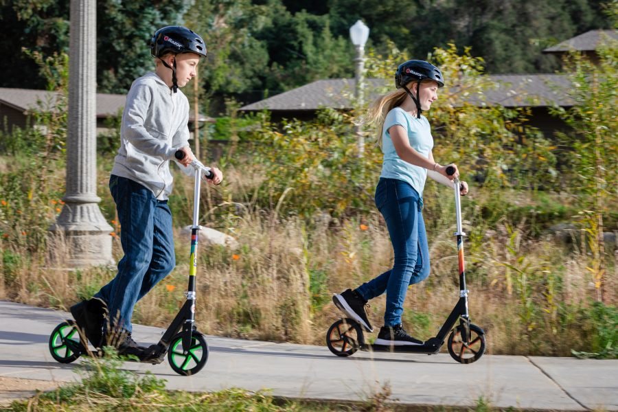 EAN 0845423023560 - Razor A5 Lux Light-Up Niños Patinete clásico Verde, Multicolor imagen 4