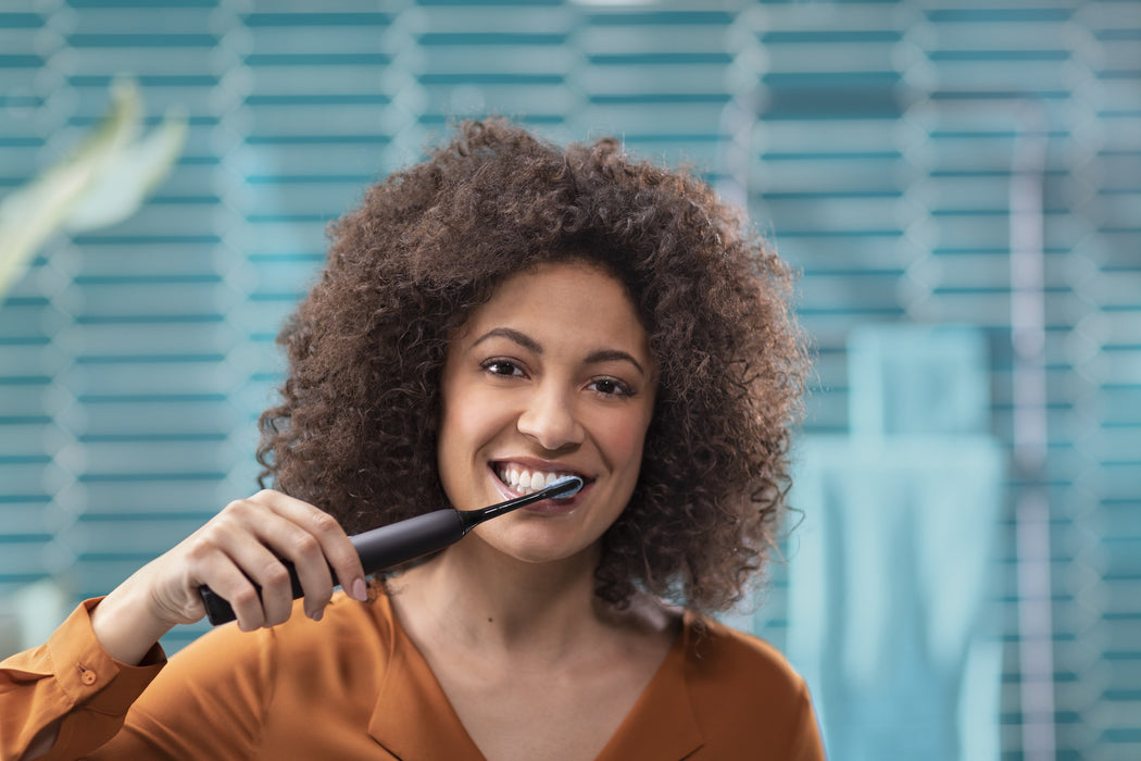 EAN 8710103938040 - Philips DiamondClean 9000 HX9914/54 cepillo eléctrico para dientes Adulto Cepillo dental sónico Negro imagen 4