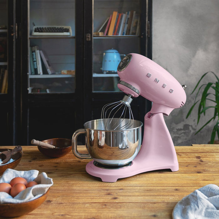 EAN 8017709319212 - Smeg SMF03PKEU batidora Batidora de varillas 800 W Rosa imagen 8