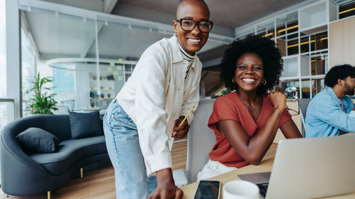 EAN 4038986182799 - AOC 27E4U pantalla para PC 68,6 cm (27") 1920 x 1080 Pixeles Full HD LED Negro imagen 23