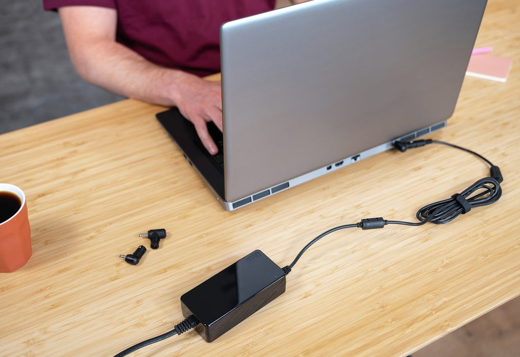 EAN 8713439221428 - Trust Primo adaptador e inversor de corriente Interior 90 W Negro imagen 6