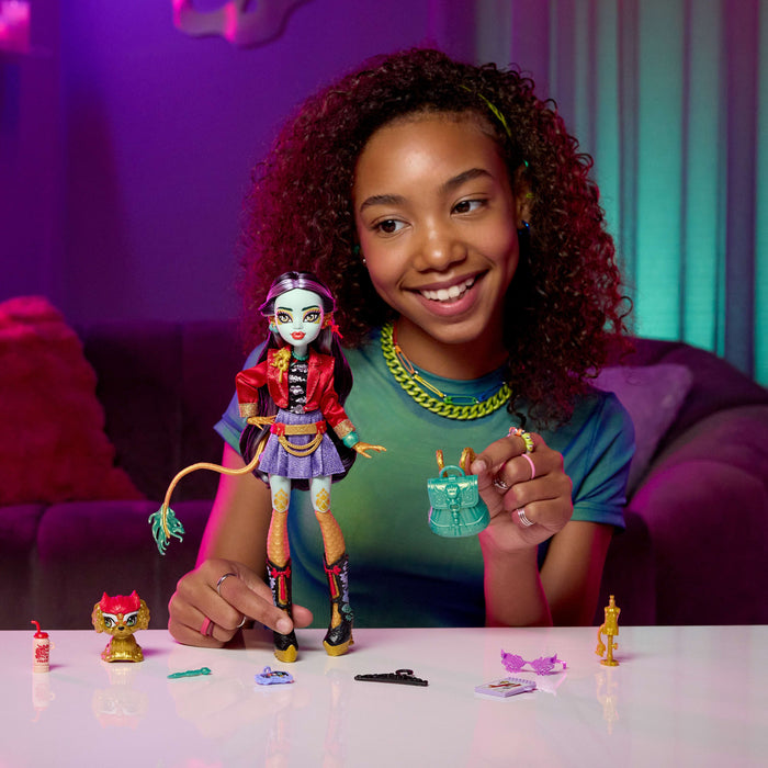 EAN 0194735256310 - Monster High HYV58 muñeca imagen 2