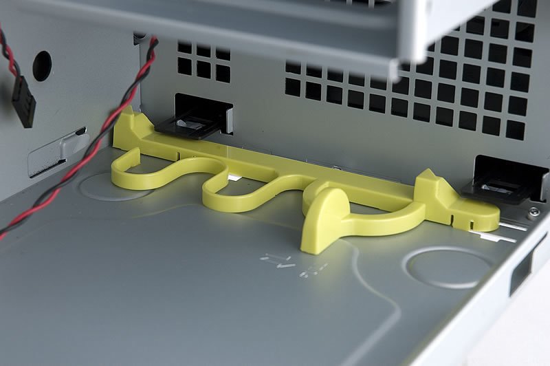 EAN 4710635196325 - In Win C645 Midi Tower Negro 400 W imagen 7