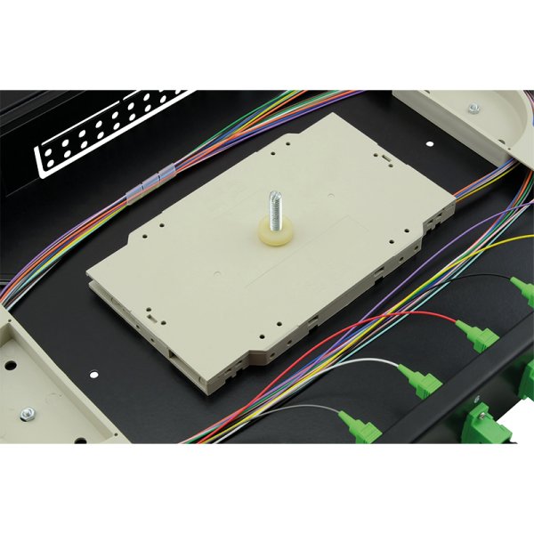 EAN 4052792042207 - LogiLink F24LC4G panel de parcheo 1U imagen 3