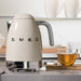 EAN 8017709231378 - Smeg KLF04CREU tetera eléctrica 1,7 L 2400 W Crema de color imagen 25
