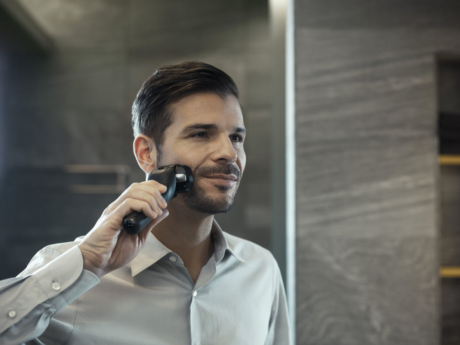 EAN 5025232925209 - Panasonic ES-LS6A Máquina de afeitar de láminas Recortadora Negro imagen 4