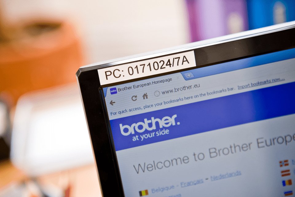 EAN 5715063792360 - Brother TZE231S2 cinta para impresora de etiquetas Negro sobre blanco TZe imagen 4