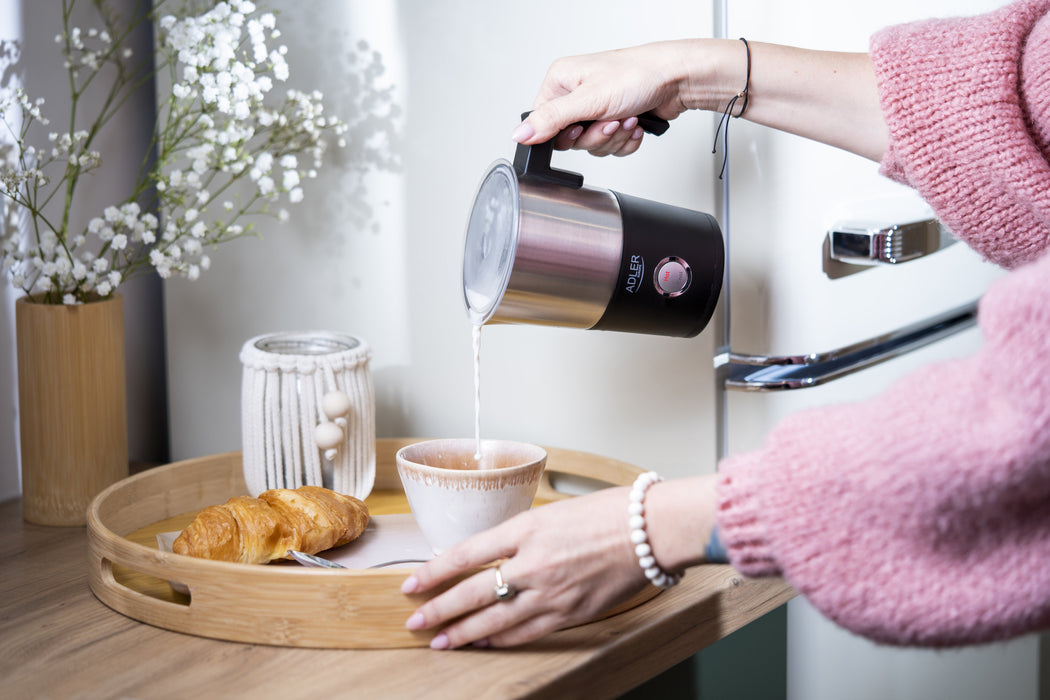 EAN 5903887803625 - Adler AD 4497 espumador o calentador de leche Automático Negro imagen 8