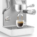 EAN 8017709347017 - Smeg EMC02WHMEU cafetera eléctrica Manual Máquina espresso 1,7 L imagen 16