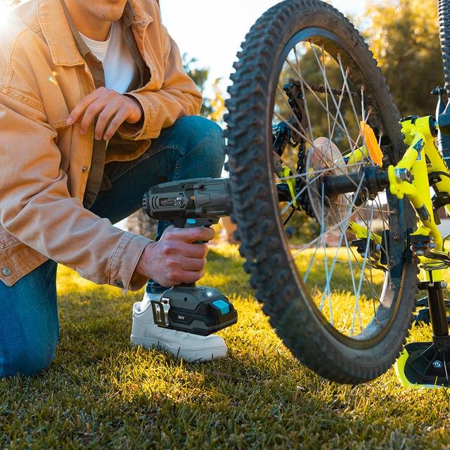 EAN 8435675100137 - Cecotec 70013 atornilladora de impacto con batería 3000 RPM 400 Nm Negro, Azul, Gris 20 V imagen 5