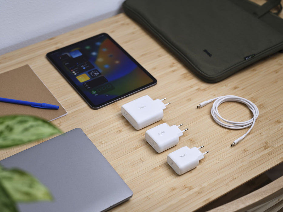 EAN 8713439251395 - Trust Maxo 65W Universal Blanco Corriente alterna imagen 8