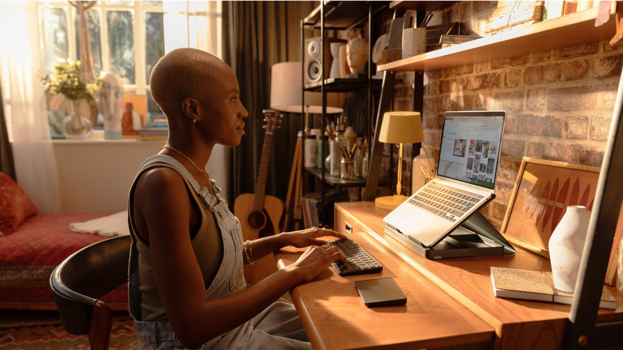 EAN 5099206106376 - Logitech 920-011239 teclado para móvil QWERTY Inglés del Reino Unido Bluetooth Gris imagen 8