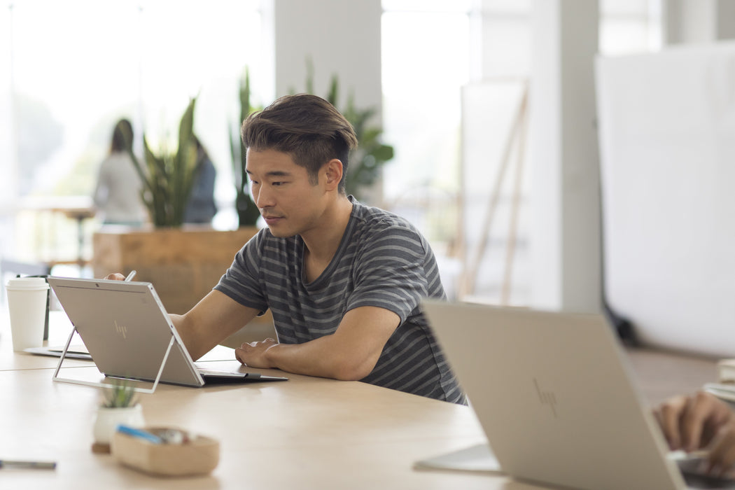 EAN 0193808819384 - HP Active Rechargeable Pen AES 2 G3 lápiz digital 15 g Plata imagen 3