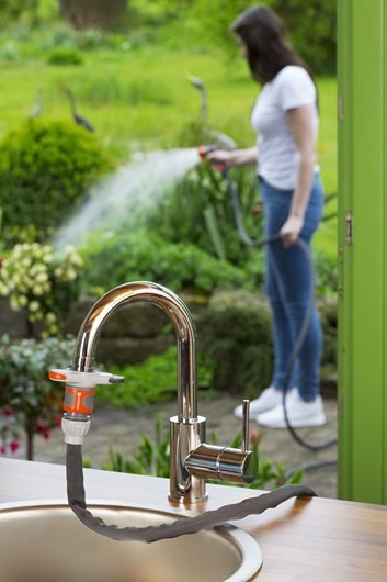 EAN 4078500048514 - Gardena 18210-20 accesorio para manguera Conector para grifo Negro, Cromo, Gris 1 pieza(s) imagen 3