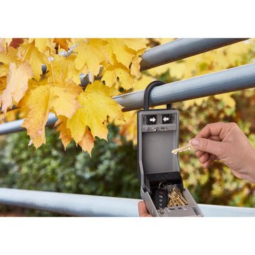 EAN 3520190945303 - MASTER LOCK 5480EURD caja portallaves y organizador Acero Negro, Gris imagen 10