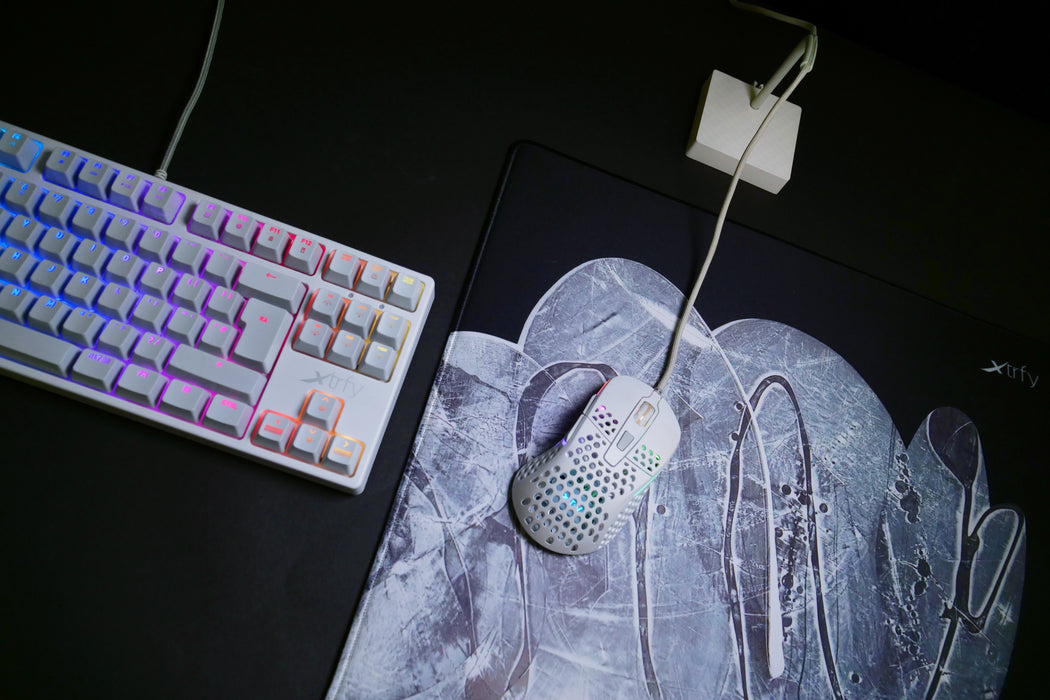 EAN 7340086909341 - CHERRY XTRFY GP4 Alfombrilla de ratón para juegos Negro, Gris, Blanco imagen 15