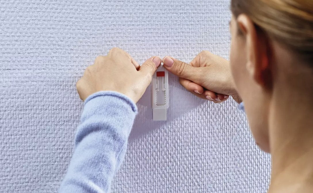 EAN 4042448351081 - TESA 77774-00001-00 Interior Gancho para fotos Rojo, Blanco 2 pieza(s) imagen 3