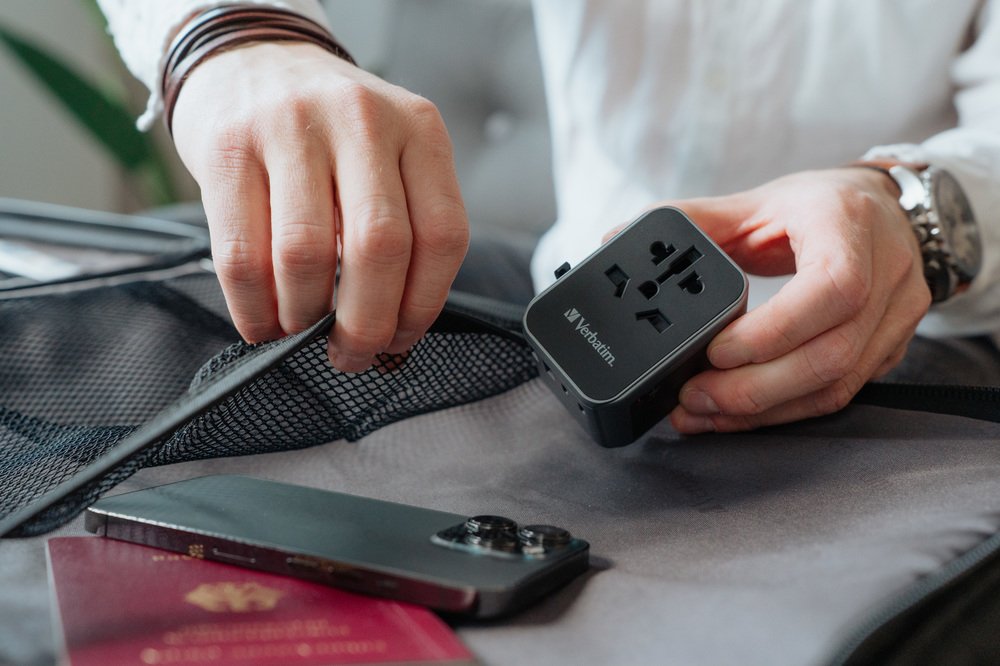 EAN 0023942495451 - Verbatim 49545 adaptador de enchufe eléctrico Universal imagen 25