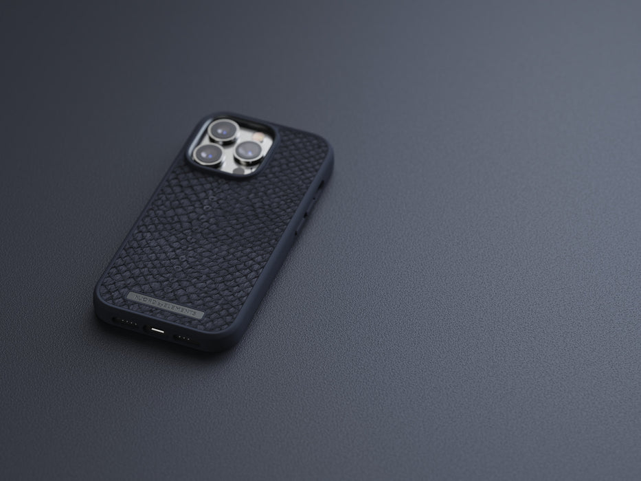 EAN 8720574621129 - Njord byELEMENTS Salmon Leather Magsafe funda para teléfono móvil 15,5 cm (6.1") Negro imagen 15