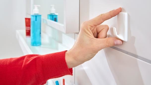 EAN 4042448392893 - TESA Powerstrips Interior Gancho toallero Blanco imagen 6