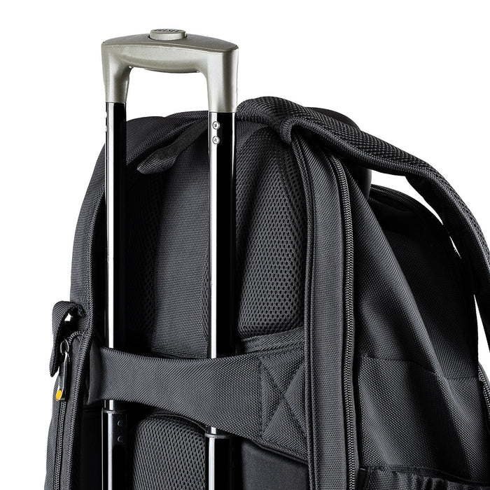 EAN 0065030880909 - StarTech.com NTBKBAG156 maletines para portátil 39,6 cm (15.6") Mochila Negro imagen 10